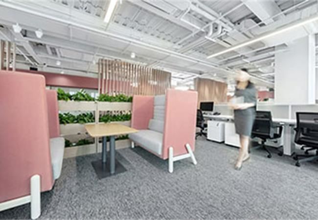 媒體辦公室裝修設計重塑空間活力，滿足靈活辦公舒適體驗