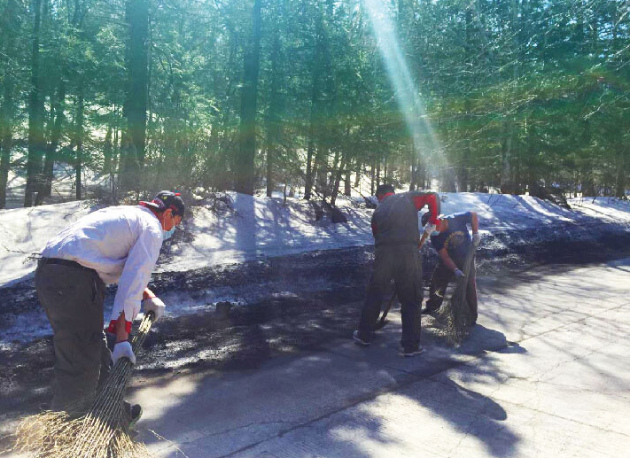 長白山上的掃路人