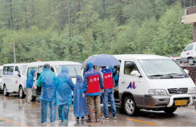 公司志愿者助力旺季攻堅戰