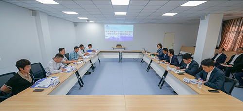 省森工集團露水河林業(yè)局與長白山旅游股份有限公司就森林旅游、促進林業(yè)轉(zhuǎn)型升級開展業(yè)務(wù)對接